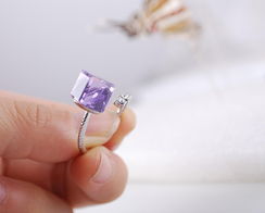 2013新品愛情水立方 設(shè)計師夸張戒指與個人衛(wèi)生用品的創(chuàng)新融合